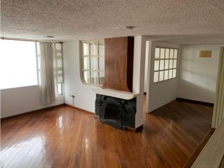 Foto 1 de La Carolina, Oficina en renta, 250 m2, 10 ambientes, 5 baños, 3 parqueaderos