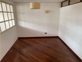 Foto 2 de La Carolina, Oficina en renta, 250 m2, 10 ambientes, 5 baños, 3 parqueaderos