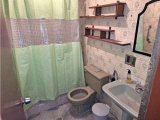 Foto 7 de El Jardín, Local Comercial en renta, 90mts 2 ambientes, 2 baños y Parq