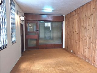 Foto 17 de El Jardín, Local Comercial en renta, 90mts 2 ambientes, 2 baños y Parq