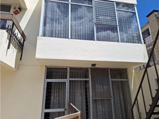 Foto 1 de El Jardín, Local Comercial en renta, 90mts 2 ambientes, 2 baños y Parq