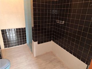Foto 10 de El Jardín, Local Comercial en renta, 90mts 2 ambientes, 2 baños y Parq