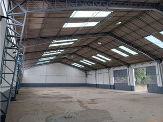 Foto 23 de La Kennedy, Galpón en renta, 860 m2, 4 ambientes, 4 baños, 20 parqueaderos