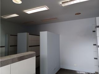 Foto 16 de La Kennedy, Galpón en renta, 860 m2, 4 ambientes, 4 baños, 20 parqueaderos