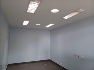 Foto 19 de La Kennedy, Galpón en renta, 860 m2, 4 ambientes, 4 baños, 20 parqueaderos