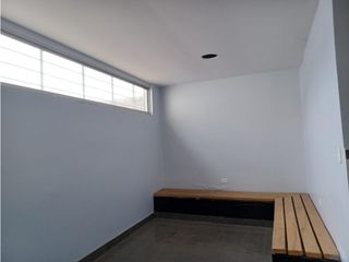Foto 24 de La Kennedy, Galpón en renta, 860 m2, 4 ambientes, 4 baños, 20 parqueaderos