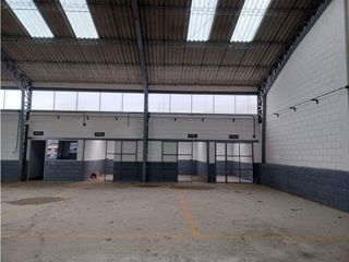 Foto 9 de La Kennedy, Galpón en renta, 860 m2, 4 ambientes, 4 baños, 20 parqueaderos