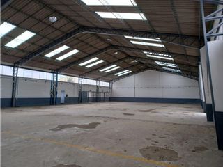 Foto 27 de La Kennedy, Galpón en renta, 860 m2, 4 ambientes, 4 baños, 20 parqueaderos