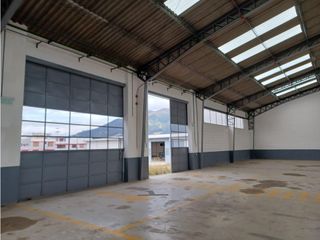 Foto 3 de La Kennedy, Galpón en renta, 860 m2, 4 ambientes, 4 baños, 20 parqueaderos