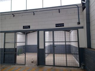 Foto 12 de La Kennedy, Galpón en renta, 860 m2, 4 ambientes, 4 baños, 20 parqueaderos