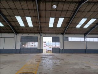 Foto 25 de La Kennedy, Galpón en renta, 860 m2, 4 ambientes, 4 baños, 20 parqueaderos