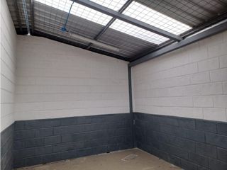Foto 15 de La Kennedy, Galpón en renta, 860 m2, 4 ambientes, 4 baños, 20 parqueaderos