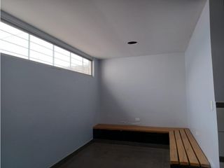 Foto 22 de La Kennedy, Galpón en renta, 860 m2, 4 ambientes, 4 baños, 20 parqueaderos