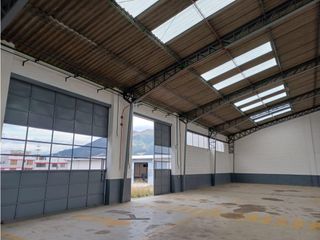 Foto 5 de La Kennedy, Galpón en renta, 860 m2, 4 ambientes, 4 baños, 20 parqueaderos