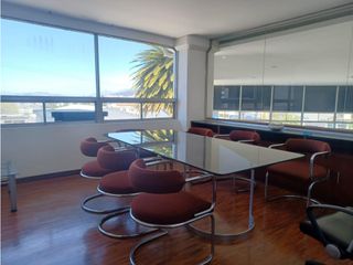 Foto 14 de La Kennedy, Oficina en renta, 335 m2, 15 ambientes, 4 baños, 8 parqueaderos