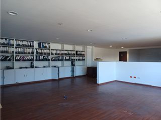 Foto 9 de La Kennedy, Oficina en renta, 335 m2, 15 ambientes, 4 baños, 8 parqueaderos