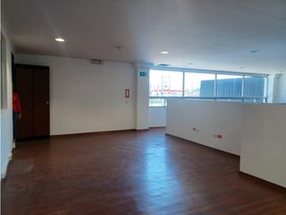 Foto 26 de La Kennedy, Oficina en renta, 335 m2, 15 ambientes, 4 baños, 8 parqueaderos