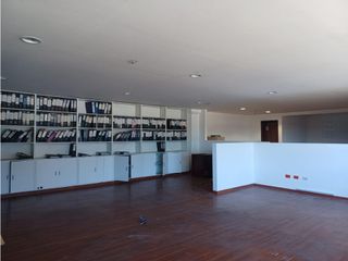 Foto 34 de La Kennedy, Oficina en renta, 335 m2, 15 ambientes, 4 baños, 8 parqueaderos