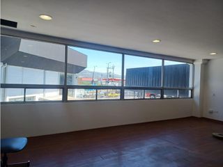 Foto 5 de La Kennedy, Oficina en renta, 335 m2, 15 ambientes, 4 baños, 8 parqueaderos
