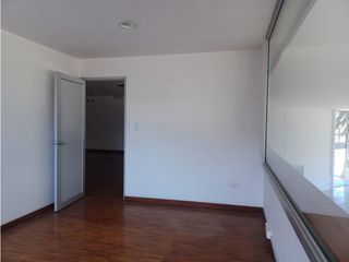 Foto 30 de La Kennedy, Oficina en renta, 335 m2, 15 ambientes, 4 baños, 8 parqueaderos