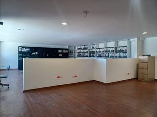 Foto 23 de La Kennedy, Oficina en renta, 335 m2, 15 ambientes, 4 baños, 8 parqueaderos