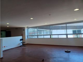 Foto 4 de La Kennedy, Oficina en renta, 335 m2, 15 ambientes, 4 baños, 8 parqueaderos