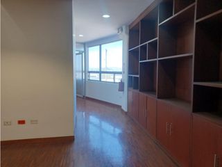 Foto 22 de La Kennedy, Oficina en renta, 335 m2, 15 ambientes, 4 baños, 8 parqueaderos
