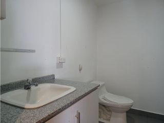 Foto 24 de La Kennedy, Oficina en renta, 335 m2, 15 ambientes, 4 baños, 8 parqueaderos
