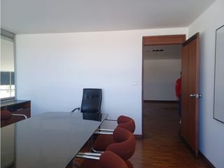 Foto 13 de La Kennedy, Oficina en renta, 335 m2, 15 ambientes, 4 baños, 8 parqueaderos