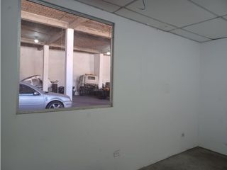 Foto 10 de Carcelén industrial, Galpón en renta, 400 m2, 2 ambientes, 1 baño, 2 parqueaderos
