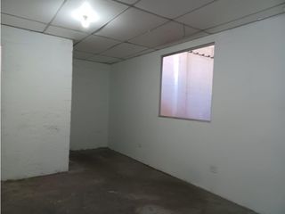 Foto 18 de Carcelén industrial, Galpón en renta, 400 m2, 2 ambientes, 1 baño, 2 parqueaderos