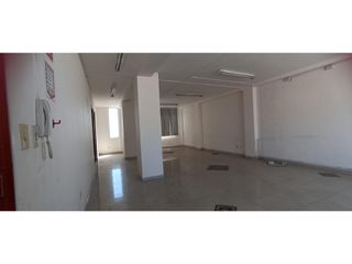 Foto 10 de Cotocollao, Casa Comercial en renta, 426 m2, 3 ambientes, 4 baños, 5 parqueaderos