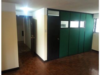 Foto 7 de La Pradera, Oficina en renta, 3 ambientes, 1 baño, 1 parqueadero