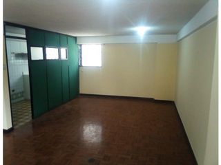 Foto 4 de La Pradera, Oficina en renta, 3 ambientes, 1 baño, 1 parqueadero