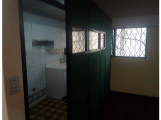 Foto 13 de La Pradera, Oficina en renta, 3 ambientes, 1 baño, 1 parqueadero