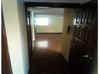 Foto 1 de La Pradera, Oficina en renta, 3 ambientes, 1 baño, 1 parqueadero