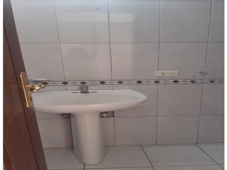Foto 9 de Rumipamba, Oficina en renta, 140 m2, 6 ambientes, 2 baños, 2 parqueaderos