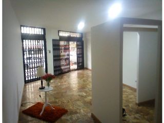 Foto 1 de La Pradera, Local Comercial en renta, 55 m2, 2 ambientes, 1 baño, 1 parqueadero