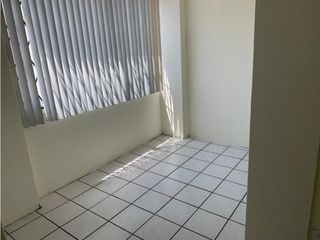 Mariana de Jesús, Oficina en renta, 211 m2, 8 ambientes, 3 baños, 3 parqueaderos