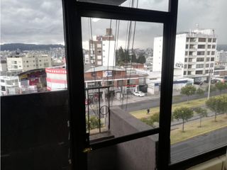 Foto 10 de Av America, Oficina en renta, 120 m2, 9 ambientes, 3 baños, 2 parqueaderos
