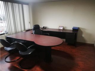 Foto 13 de Av America, Oficina en renta, 120 m2, 9 ambientes, 3 baños, 2 parqueaderos