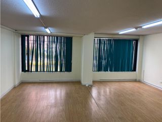 Foto 3 de El Batán, Local Comercial en renta, 100 m2, 2 ambientes, 2 baños, 5 parqueaderos