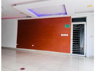 Foto 2 de Ponceano, Local Comercial en renta, 130 m2, 3 ambientes, 4 baños, 3 parqueaderos