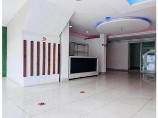 Foto 1 de Ponceano, Local Comercial en renta, 130 m2, 3 ambientes, 4 baños, 3 parqueaderos