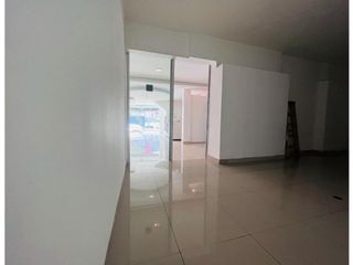 Foto 8 de Ponceano, Local Comercial en renta, 130 m2, 3 ambientes, 4 baños, 3 parqueaderos