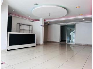 Foto 4 de Ponceano, Local Comercial en renta, 130 m2, 3 ambientes, 4 baños, 3 parqueaderos