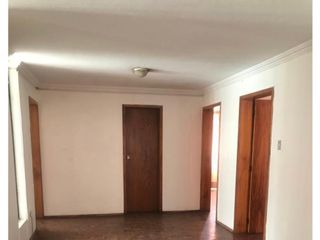 Foto 3 de La Carolina, Oficina en renta, 350 m2, 7 ambientes, 3 baños, 2 parqueaderos