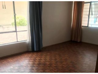 Foto 6 de La Carolina, Oficina en renta, 350 m2, 7 ambientes, 3 baños, 2 parqueaderos