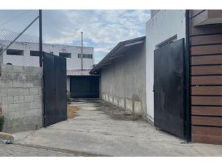 Foto 4 de Yaruqui, Local Comercial en renta, 400 m2, 2 ambientes, 1 baño, 10 parqueaderos
