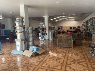 Foto 8 de Yaruqui, Local Comercial en renta, 400 m2, 2 ambientes, 1 baño, 10 parqueaderos